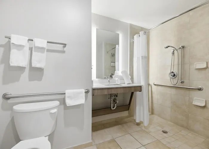 Holiday Inn Express & Suites Raleigh West - Lenovo Center By Ihg